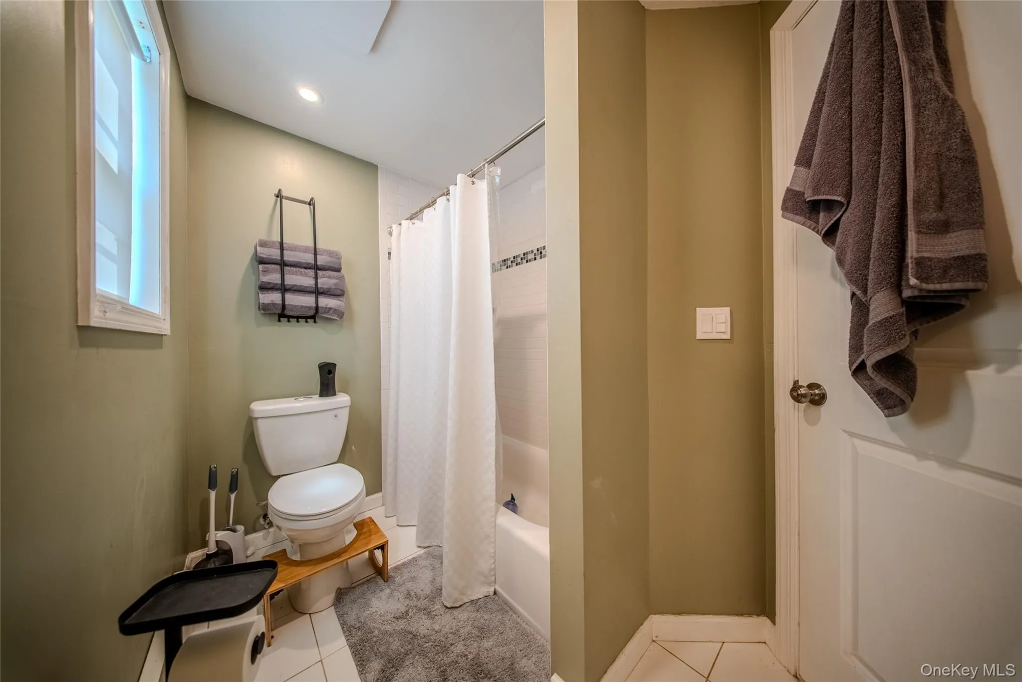 17 Connelly Drive, Brookhaven, NY, 2 Bedrooms Bedrooms, 5 Rooms Rooms,1 BathroomBathrooms,Residential,For Rent,Connelly,0,1035541 17 Connelly Drive, Brookhaven, NY, 2 Bedrooms Bedrooms, 5 Rooms Rooms,1 BathroomBathrooms,Residential,For Rent,Connelly,0,1035541