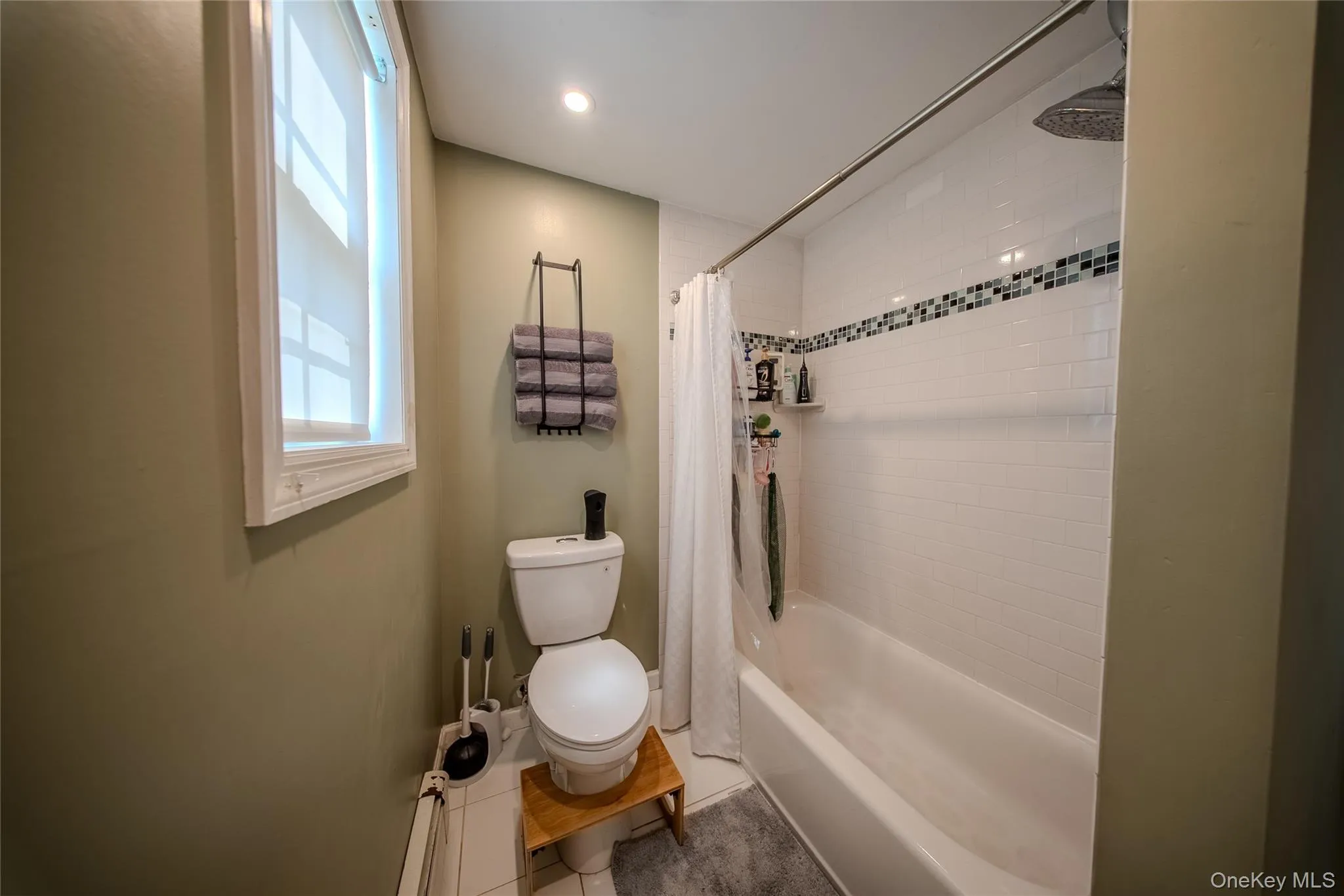 17 Connelly Drive, Brookhaven, NY, 2 Bedrooms Bedrooms, 5 Rooms Rooms,1 BathroomBathrooms,Residential,For Rent,Connelly,0,1035541 17 Connelly Drive, Brookhaven, NY, 2 Bedrooms Bedrooms, 5 Rooms Rooms,1 BathroomBathrooms,Residential,For Rent,Connelly,0,1035541