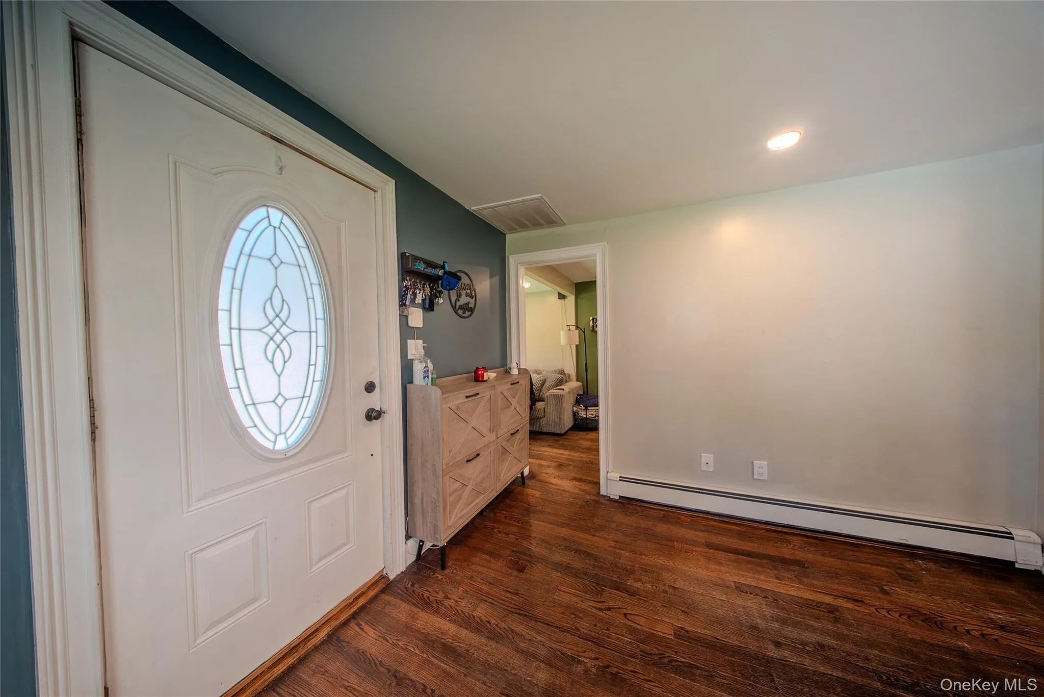 17 Connelly Drive, Brookhaven, NY, 2 Bedrooms Bedrooms, 5 Rooms Rooms,1 BathroomBathrooms,Residential,For Rent,Connelly,0,1035541 17 Connelly Drive, Brookhaven, NY, 2 Bedrooms Bedrooms, 5 Rooms Rooms,1 BathroomBathrooms,Residential,For Rent,Connelly,0,1035541