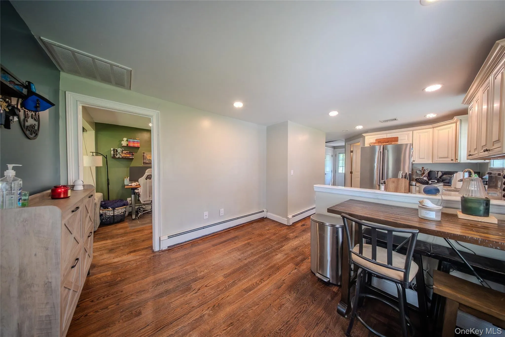 17 Connelly Drive, Brookhaven, NY, 2 Bedrooms Bedrooms, 5 Rooms Rooms,1 BathroomBathrooms,Residential,For Rent,Connelly,0,1035541 17 Connelly Drive, Brookhaven, NY, 2 Bedrooms Bedrooms, 5 Rooms Rooms,1 BathroomBathrooms,Residential,For Rent,Connelly,0,1035541