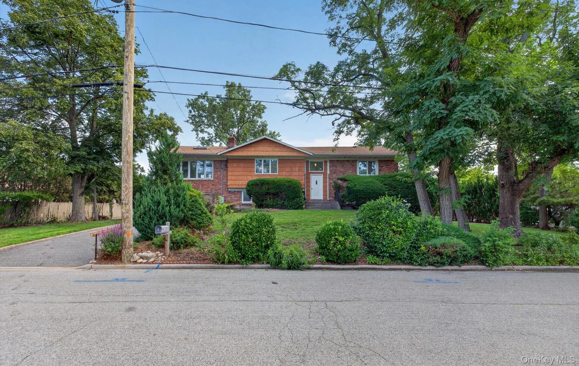 23 Eastland Drive, Glen Cove, NY, 4 Bedrooms Bedrooms, 10 Rooms Rooms,2 BathroomsBathrooms,Residential,For Rent,Eastland,0,1035548 23 Eastland Drive, Glen Cove, NY, 4 Bedrooms Bedrooms, 10 Rooms Rooms,2 BathroomsBathrooms,Residential,For Rent,Eastland,0,1035548