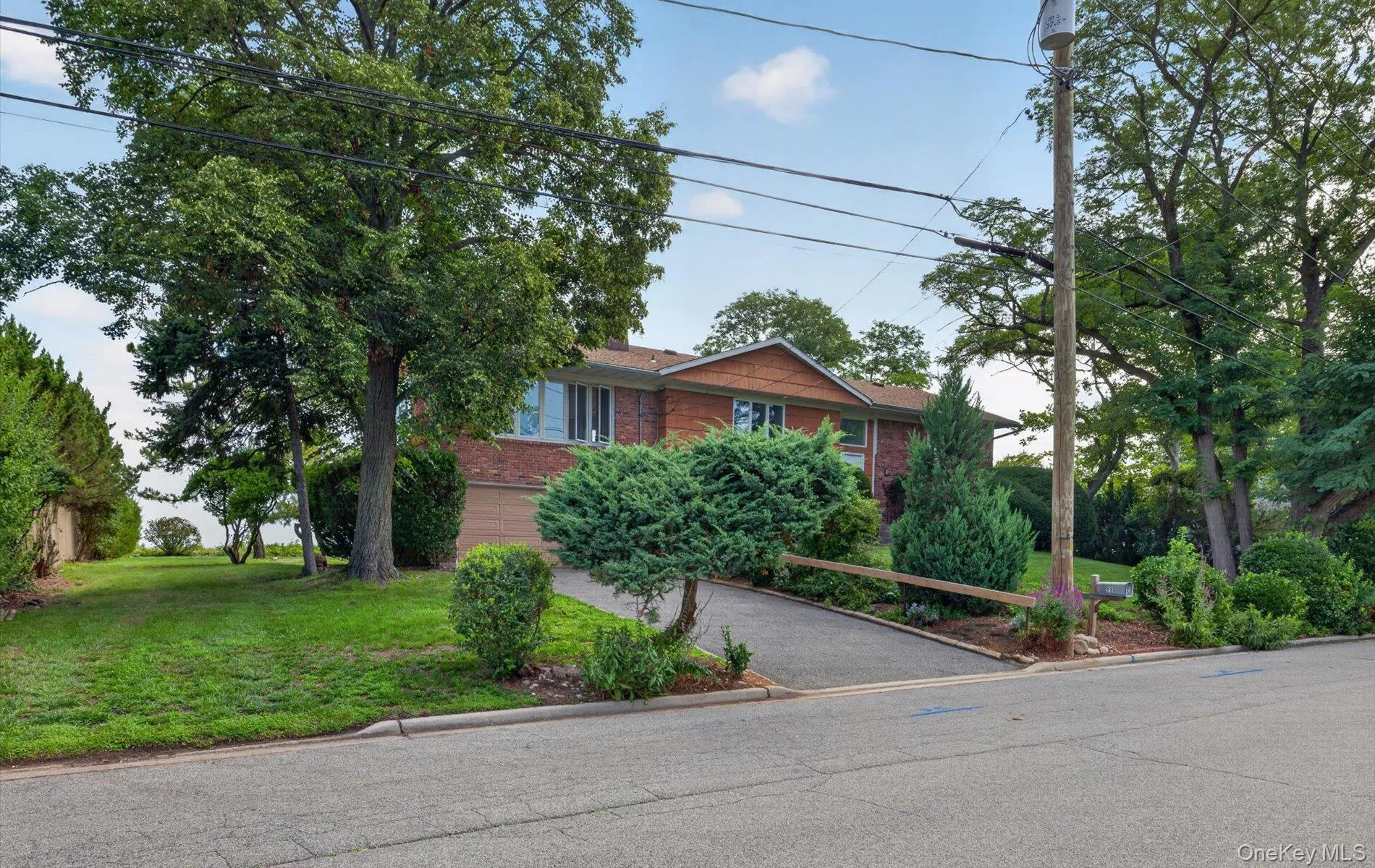 23 Eastland Drive, Glen Cove, NY, 4 Bedrooms Bedrooms, 10 Rooms Rooms,2 BathroomsBathrooms,Residential,For Rent,Eastland,0,1035548 23 Eastland Drive, Glen Cove, NY, 4 Bedrooms Bedrooms, 10 Rooms Rooms,2 BathroomsBathrooms,Residential,For Rent,Eastland,0,1035548