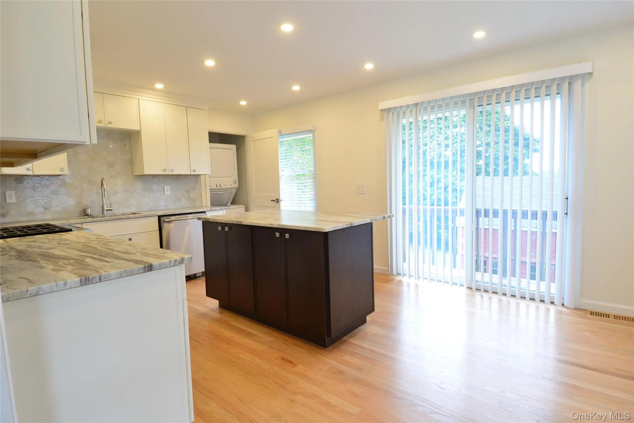 33 Terrace Place, Eastchester, NY, 3 Bedrooms Bedrooms, 5 Rooms Rooms,1 BathroomBathrooms,Residential Lease,For Rent,Terrace,0,1035552 33 Terrace Place, Eastchester, NY, 3 Bedrooms Bedrooms, 5 Rooms Rooms,1 BathroomBathrooms,Residential Lease,For Rent,Terrace,0,1035552