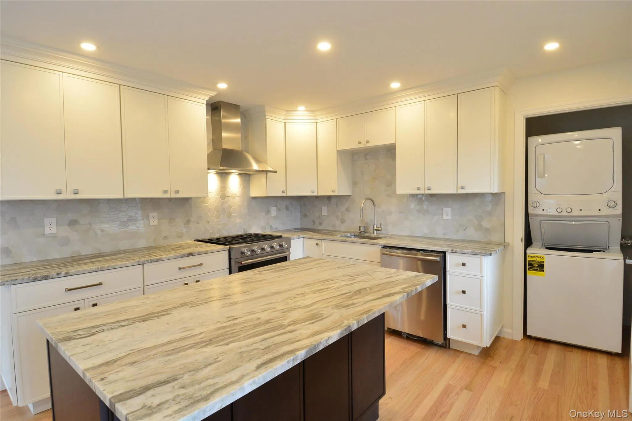 33 Terrace Place, Eastchester, NY, 3 Bedrooms Bedrooms, 5 Rooms Rooms,1 BathroomBathrooms,Residential Lease,For Rent,Terrace,0,1035552 33 Terrace Place, Eastchester, NY, 3 Bedrooms Bedrooms, 5 Rooms Rooms,1 BathroomBathrooms,Residential Lease,For Rent,Terrace,0,1035552
