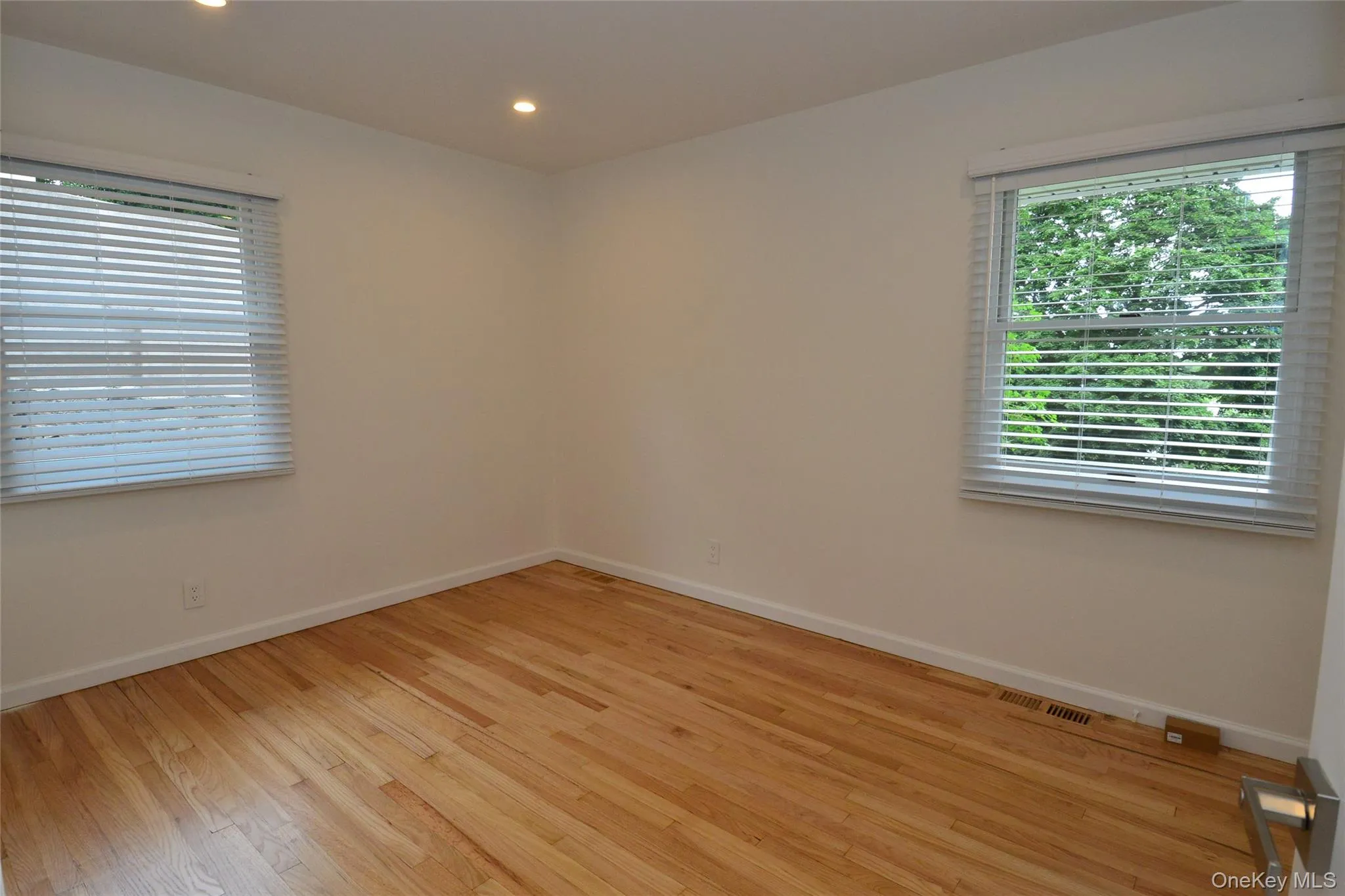 33 Terrace Place, Eastchester, NY, 3 Bedrooms Bedrooms, 5 Rooms Rooms,1 BathroomBathrooms,Residential Lease,For Rent,Terrace,0,1035552 33 Terrace Place, Eastchester, NY, 3 Bedrooms Bedrooms, 5 Rooms Rooms,1 BathroomBathrooms,Residential Lease,For Rent,Terrace,0,1035552