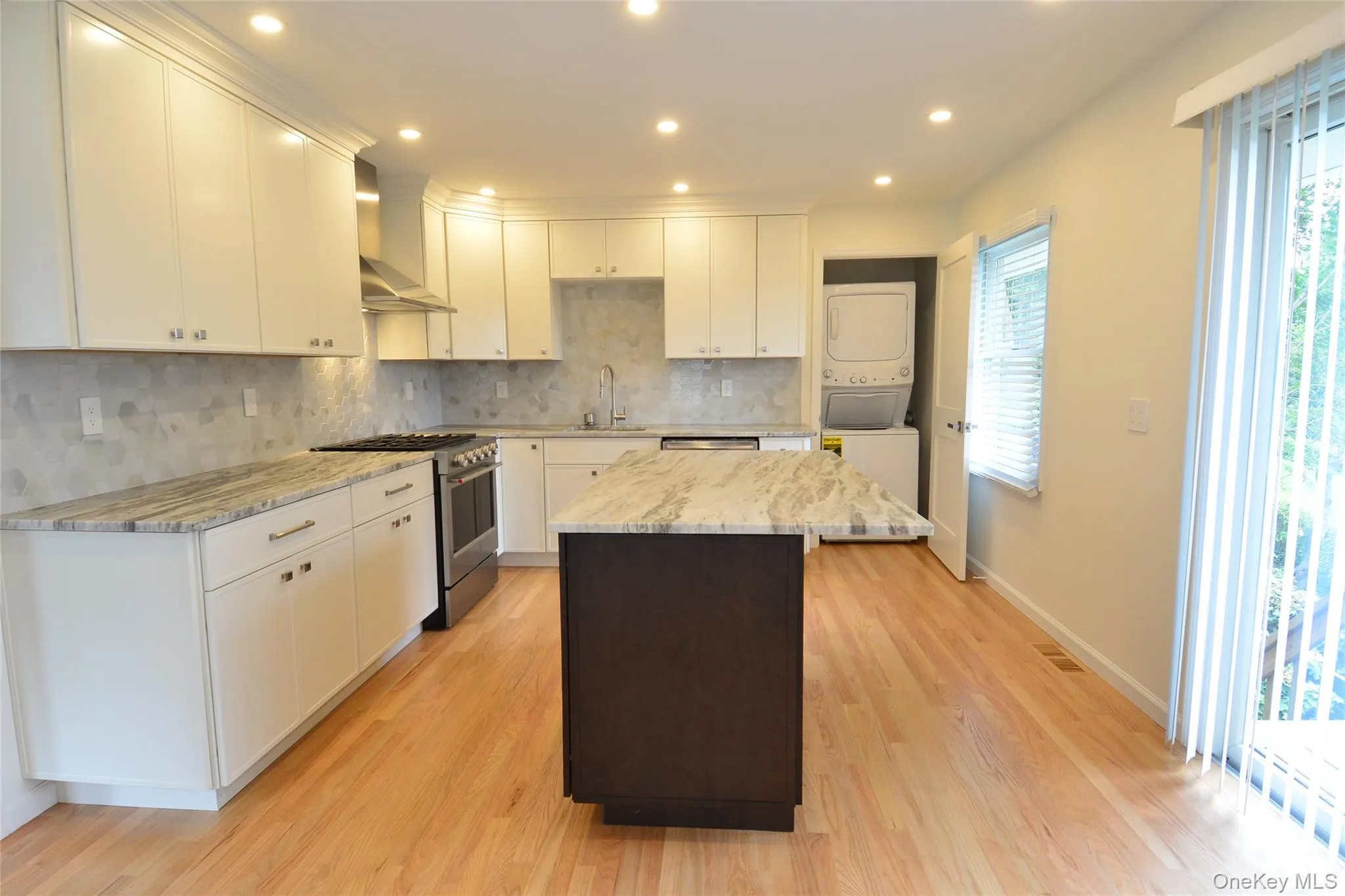 33 Terrace Place, Eastchester, NY, 3 Bedrooms Bedrooms, 5 Rooms Rooms,1 BathroomBathrooms,Residential Lease,For Rent,Terrace,0,1035552 33 Terrace Place, Eastchester, NY, 3 Bedrooms Bedrooms, 5 Rooms Rooms,1 BathroomBathrooms,Residential Lease,For Rent,Terrace,0,1035552