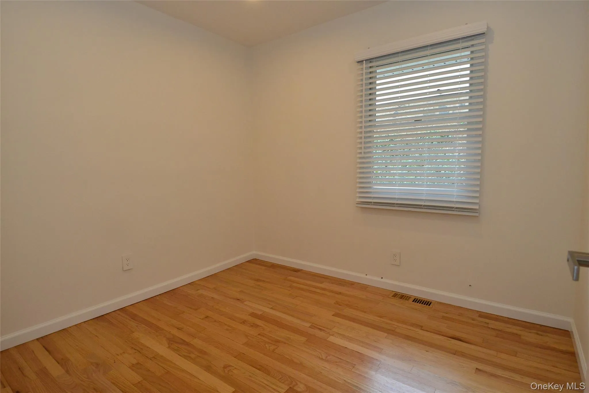 33 Terrace Place, Eastchester, NY, 3 Bedrooms Bedrooms, 5 Rooms Rooms,1 BathroomBathrooms,Residential Lease,For Rent,Terrace,0,1035552 33 Terrace Place, Eastchester, NY, 3 Bedrooms Bedrooms, 5 Rooms Rooms,1 BathroomBathrooms,Residential Lease,For Rent,Terrace,0,1035552