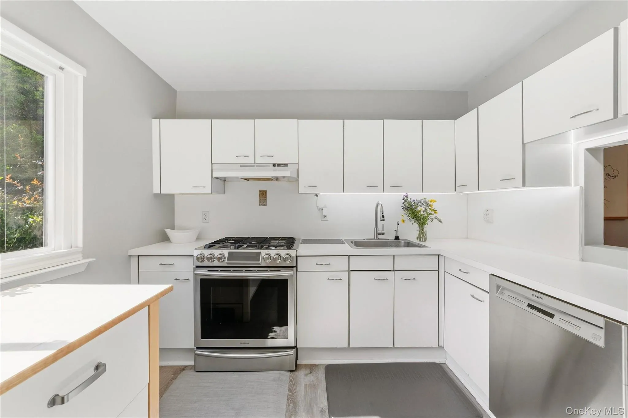 1103 Hunters Run, Greenburgh, NY, 2 Bedrooms Bedrooms, 5 Rooms Rooms,1 BathroomBathrooms,Residential Lease,For Rent,Hunters,0,1035565 1103 Hunters Run, Greenburgh, NY, 2 Bedrooms Bedrooms, 5 Rooms Rooms,1 BathroomBathrooms,Residential Lease,For Rent,Hunters,0,1035565