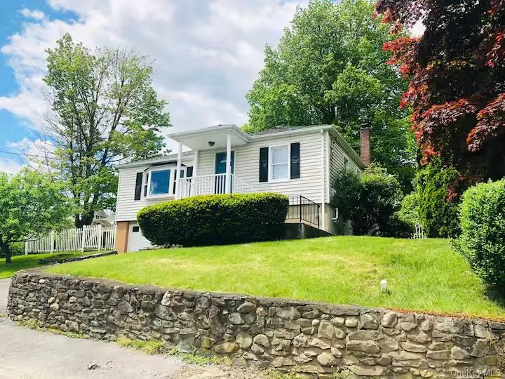 96 Orange Street, Marlboro, NY, 3 Bedrooms Bedrooms, 6 Rooms Rooms,1 BathroomBathrooms,Residential Lease,For Rent,Orange,0,1035567 96 Orange Street, Marlboro, NY, 3 Bedrooms Bedrooms, 6 Rooms Rooms,1 BathroomBathrooms,Residential Lease,For Rent,Orange,0,1035567