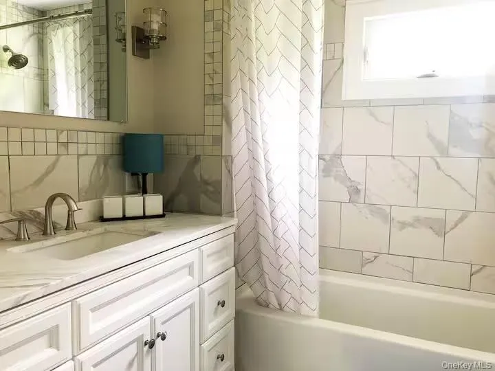 96 Orange Street, Marlboro, NY, 3 Bedrooms Bedrooms, 6 Rooms Rooms,1 BathroomBathrooms,Residential Lease,For Rent,Orange,0,1035567 96 Orange Street, Marlboro, NY, 3 Bedrooms Bedrooms, 6 Rooms Rooms,1 BathroomBathrooms,Residential Lease,For Rent,Orange,0,1035567
