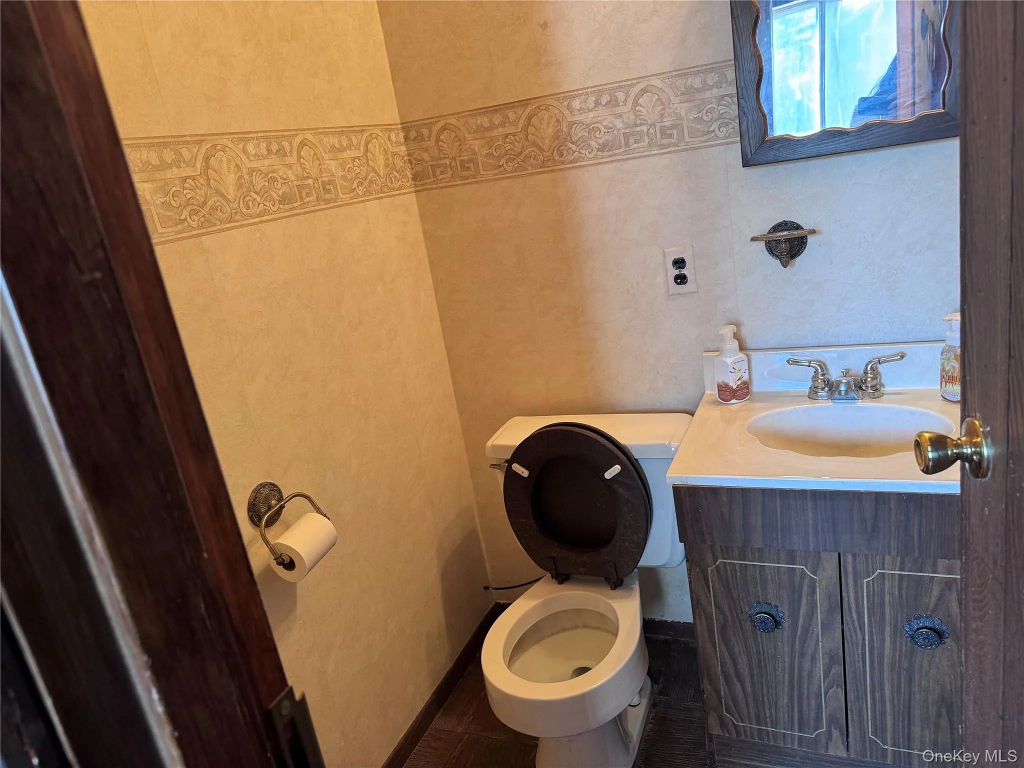16 Herrick Avenue, Huntington, NY, 4 Bedrooms Bedrooms, 12 Rooms Rooms,2 BathroomsBathrooms,Residential,For Rent,Herrick,0,1035572 16 Herrick Avenue, Huntington, NY, 4 Bedrooms Bedrooms, 12 Rooms Rooms,2 BathroomsBathrooms,Residential,For Rent,Herrick,0,1035572