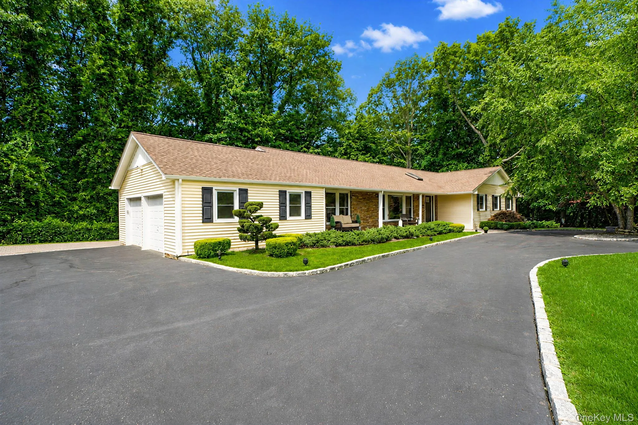 10 Williamsburg Drive, Smithtown, NY, 4 Bedrooms Bedrooms, 8 Rooms Rooms,3 BathroomsBathrooms,Residential,For Rent,Williamsburg,0,1035573 10 Williamsburg Drive, Smithtown, NY, 4 Bedrooms Bedrooms, 8 Rooms Rooms,3 BathroomsBathrooms,Residential,For Rent,Williamsburg,0,1035573