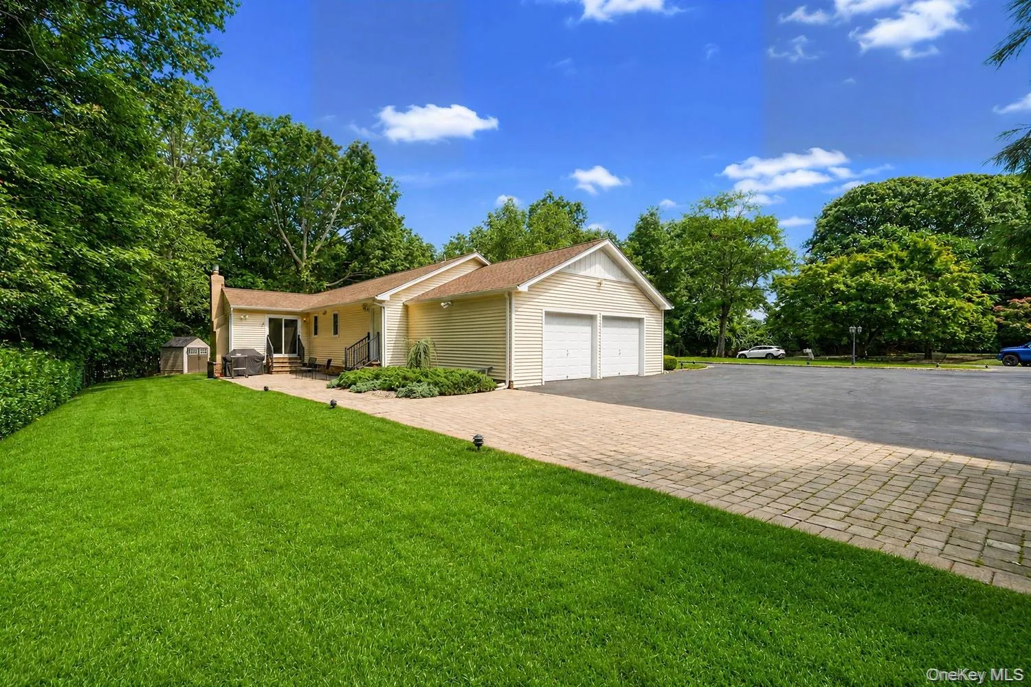 10 Williamsburg Drive, Smithtown, NY, 4 Bedrooms Bedrooms, 8 Rooms Rooms,3 BathroomsBathrooms,Residential,For Rent,Williamsburg,0,1035573 10 Williamsburg Drive, Smithtown, NY, 4 Bedrooms Bedrooms, 8 Rooms Rooms,3 BathroomsBathrooms,Residential,For Rent,Williamsburg,0,1035573