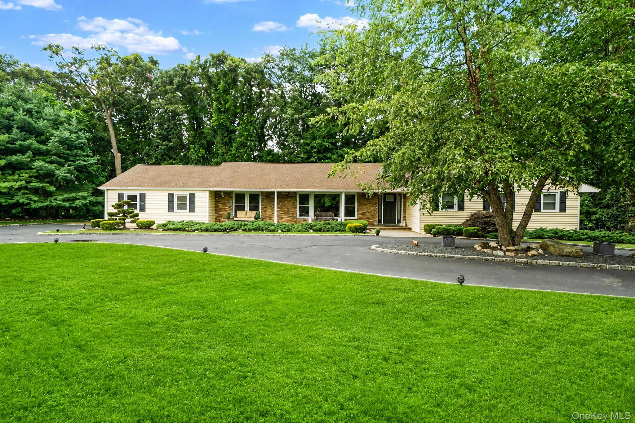 10 Williamsburg Drive, Smithtown, NY, 4 Bedrooms Bedrooms, 8 Rooms Rooms,3 BathroomsBathrooms,Residential,For Rent,Williamsburg,0,1035573 10 Williamsburg Drive, Smithtown, NY, 4 Bedrooms Bedrooms, 8 Rooms Rooms,3 BathroomsBathrooms,Residential,For Rent,Williamsburg,0,1035573