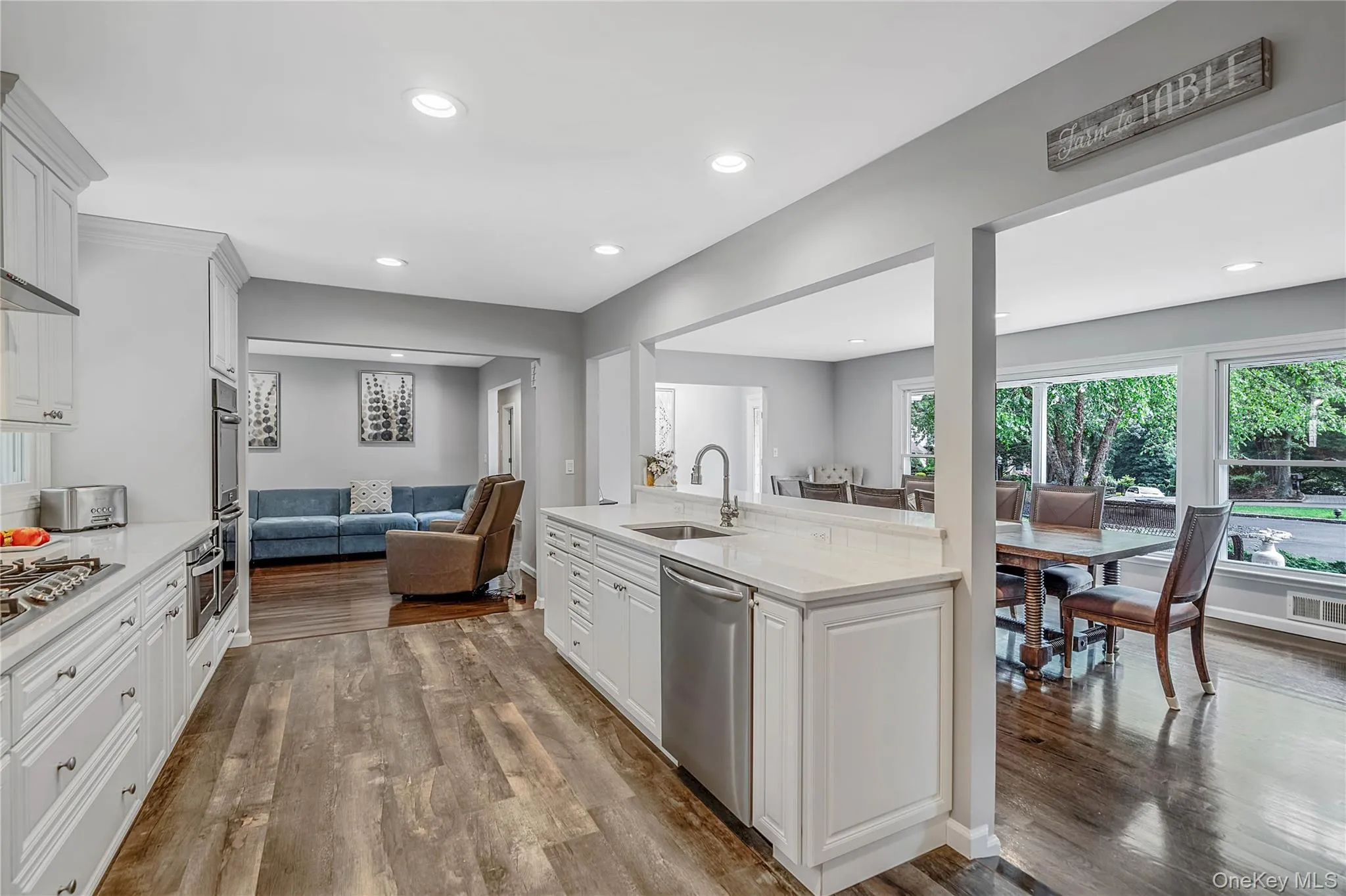 10 Williamsburg Drive, Smithtown, NY, 4 Bedrooms Bedrooms, 8 Rooms Rooms,3 BathroomsBathrooms,Residential,For Rent,Williamsburg,0,1035573 10 Williamsburg Drive, Smithtown, NY, 4 Bedrooms Bedrooms, 8 Rooms Rooms,3 BathroomsBathrooms,Residential,For Rent,Williamsburg,0,1035573