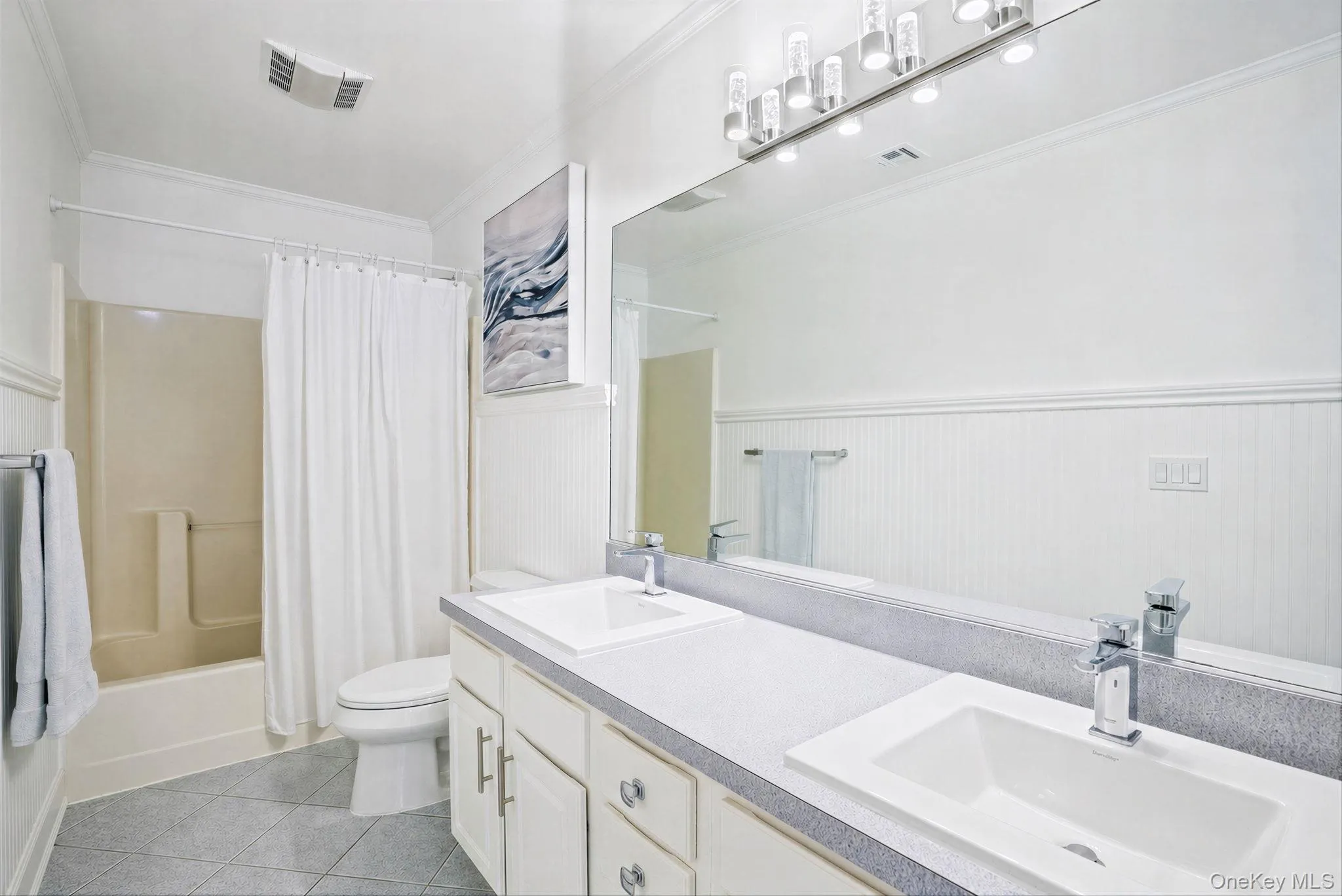 Full bathroom on second floor Full bathroom on second floor