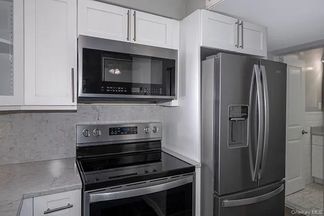 25 Tyler Street, Brookhaven, NY, 1 Bedroom Bedrooms, 4 Rooms Rooms,1 BathroomBathrooms,Residential Lease,For Rent,Tyler,0,1035578 25 Tyler Street, Brookhaven, NY, 1 Bedroom Bedrooms, 4 Rooms Rooms,1 BathroomBathrooms,Residential Lease,For Rent,Tyler,0,1035578