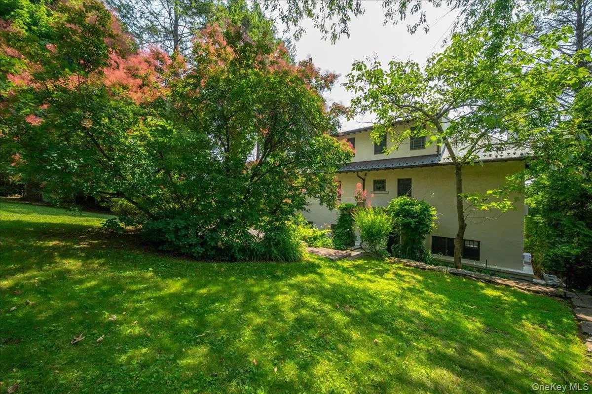 2727 Netherland Avenue, New York, NY, 4 Bedrooms Bedrooms, 7 Rooms Rooms,3 BathroomsBathrooms,Residential,For Rent,Netherland,0,1035581 2727 Netherland Avenue, New York, NY, 4 Bedrooms Bedrooms, 7 Rooms Rooms,3 BathroomsBathrooms,Residential,For Rent,Netherland,0,1035581