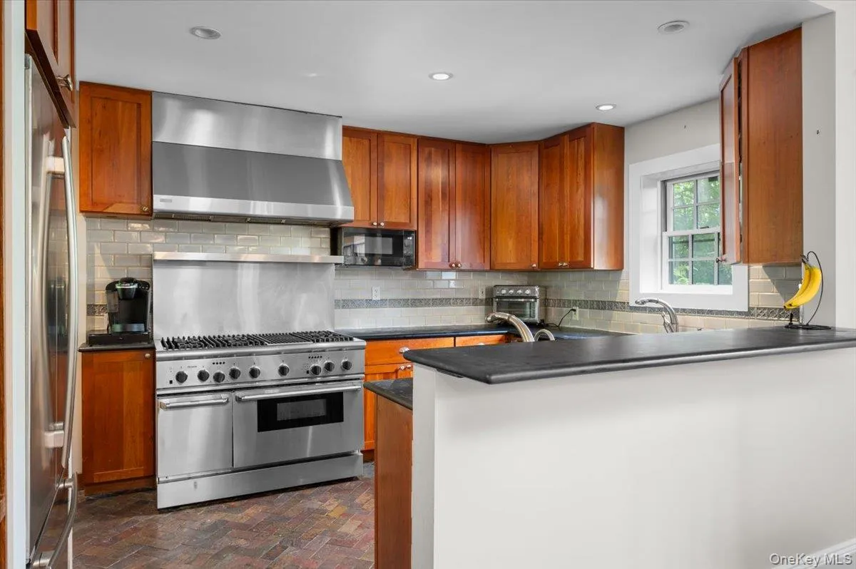 2727 Netherland Avenue, New York, NY, 4 Bedrooms Bedrooms, 7 Rooms Rooms,3 BathroomsBathrooms,Residential,For Rent,Netherland,0,1035581 2727 Netherland Avenue, New York, NY, 4 Bedrooms Bedrooms, 7 Rooms Rooms,3 BathroomsBathrooms,Residential,For Rent,Netherland,0,1035581