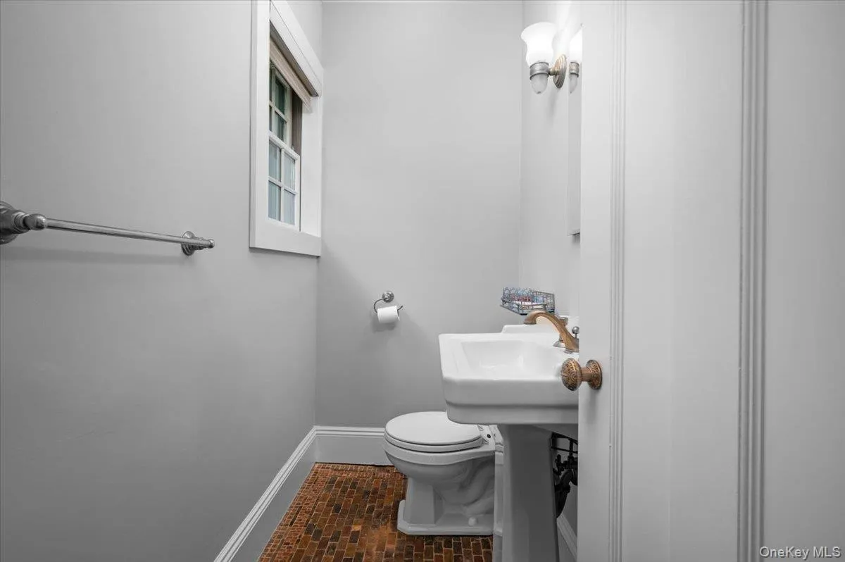 2727 Netherland Avenue, New York, NY, 4 Bedrooms Bedrooms, 7 Rooms Rooms,3 BathroomsBathrooms,Residential,For Rent,Netherland,0,1035581 2727 Netherland Avenue, New York, NY, 4 Bedrooms Bedrooms, 7 Rooms Rooms,3 BathroomsBathrooms,Residential,For Rent,Netherland,0,1035581
