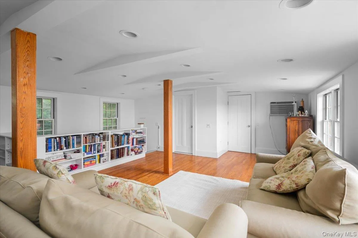 2727 Netherland Avenue, New York, NY, 4 Bedrooms Bedrooms, 7 Rooms Rooms,3 BathroomsBathrooms,Residential,For Rent,Netherland,0,1035581 2727 Netherland Avenue, New York, NY, 4 Bedrooms Bedrooms, 7 Rooms Rooms,3 BathroomsBathrooms,Residential,For Rent,Netherland,0,1035581