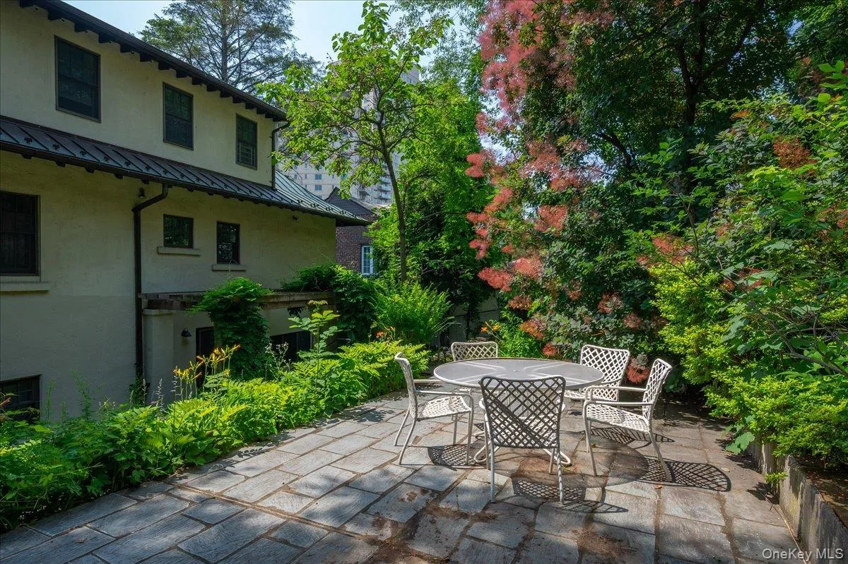 2727 Netherland Avenue, New York, NY, 4 Bedrooms Bedrooms, 7 Rooms Rooms,3 BathroomsBathrooms,Residential,For Rent,Netherland,0,1035581 2727 Netherland Avenue, New York, NY, 4 Bedrooms Bedrooms, 7 Rooms Rooms,3 BathroomsBathrooms,Residential,For Rent,Netherland,0,1035581