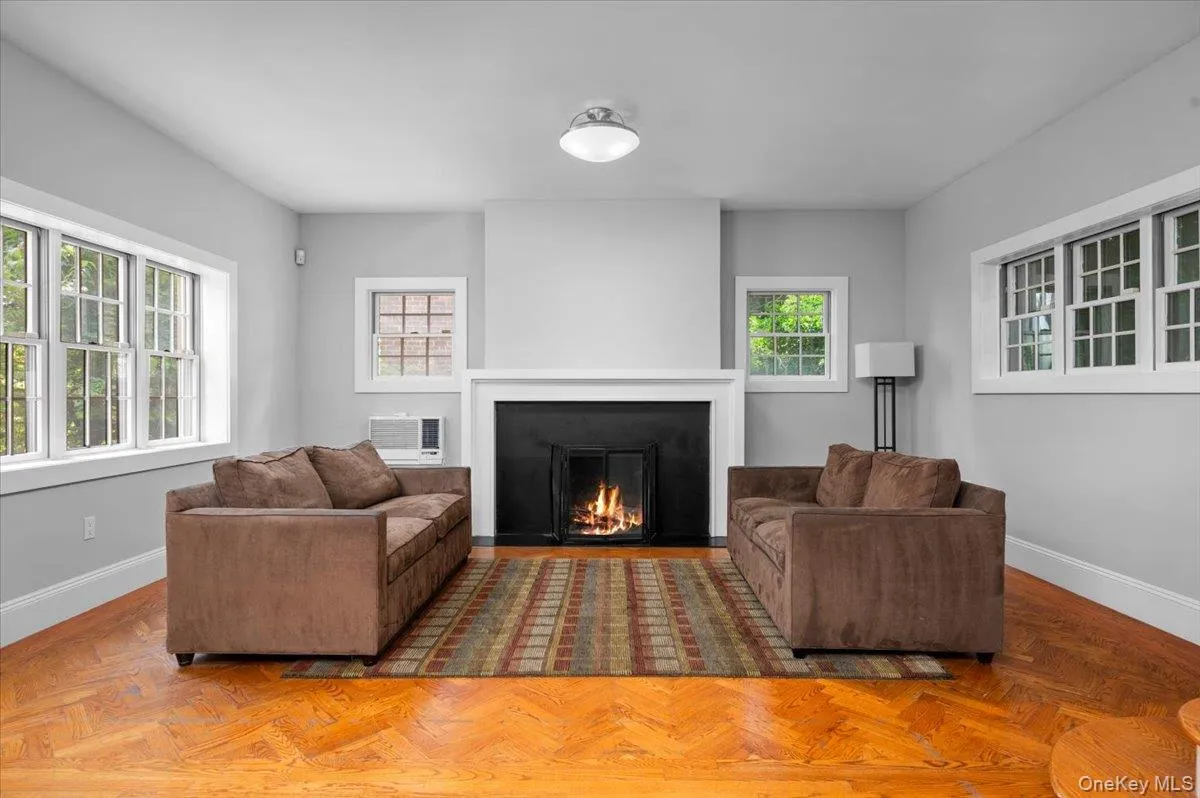 2727 Netherland Avenue, New York, NY, 4 Bedrooms Bedrooms, 7 Rooms Rooms,3 BathroomsBathrooms,Residential,For Rent,Netherland,0,1035581 2727 Netherland Avenue, New York, NY, 4 Bedrooms Bedrooms, 7 Rooms Rooms,3 BathroomsBathrooms,Residential,For Rent,Netherland,0,1035581