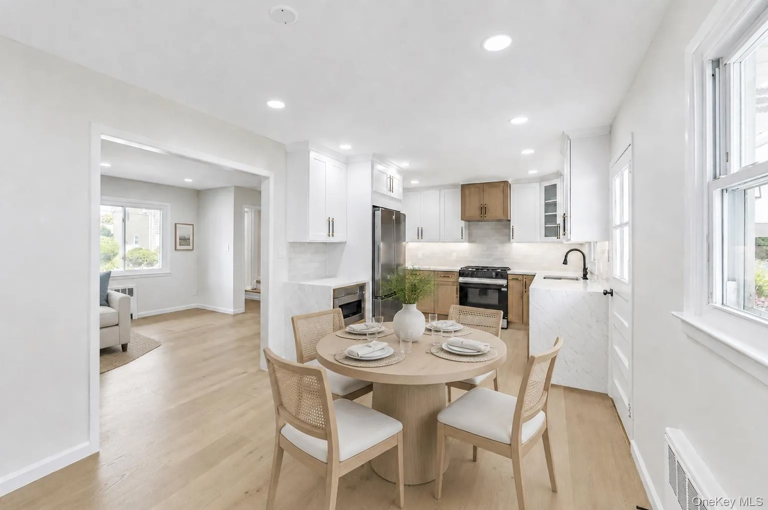 10 York Street, Oyster Bay, NY, 4 Bedrooms Bedrooms, 8 Rooms Rooms,3 BathroomsBathrooms,Residential,For Rent,York,0,1035586 10 York Street, Oyster Bay, NY, 4 Bedrooms Bedrooms, 8 Rooms Rooms,3 BathroomsBathrooms,Residential,For Rent,York,0,1035586