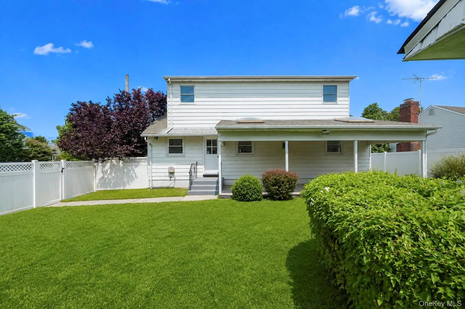 10 York Street, Oyster Bay, NY, 4 Bedrooms Bedrooms, 8 Rooms Rooms,3 BathroomsBathrooms,Residential,For Rent,York,0,1035586 10 York Street, Oyster Bay, NY, 4 Bedrooms Bedrooms, 8 Rooms Rooms,3 BathroomsBathrooms,Residential,For Rent,York,0,1035586