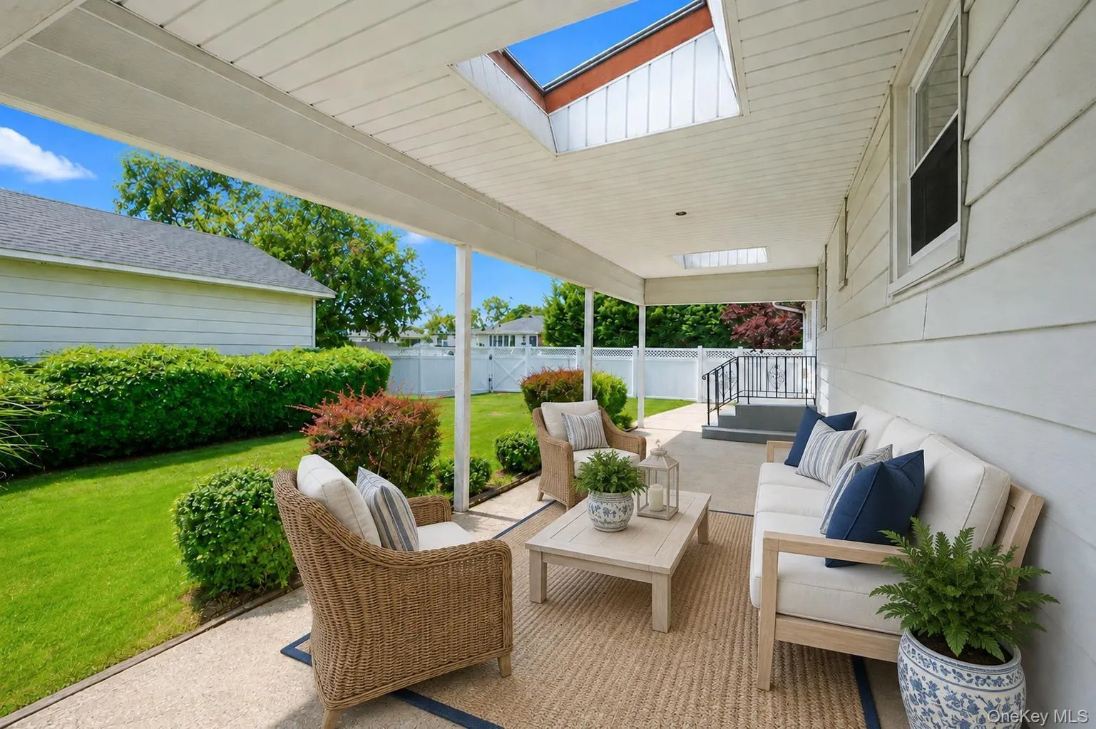 10 York Street, Oyster Bay, NY, 4 Bedrooms Bedrooms, 8 Rooms Rooms,3 BathroomsBathrooms,Residential,For Rent,York,0,1035586 10 York Street, Oyster Bay, NY, 4 Bedrooms Bedrooms, 8 Rooms Rooms,3 BathroomsBathrooms,Residential,For Rent,York,0,1035586