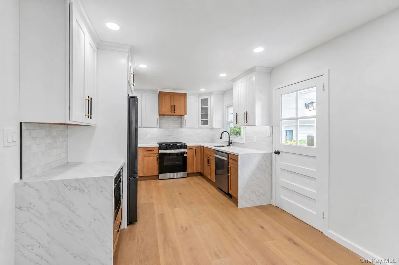 10 York Street, Oyster Bay, NY, 4 Bedrooms Bedrooms, 8 Rooms Rooms,3 BathroomsBathrooms,Residential,For Rent,York,0,1035586 10 York Street, Oyster Bay, NY, 4 Bedrooms Bedrooms, 8 Rooms Rooms,3 BathroomsBathrooms,Residential,For Rent,York,0,1035586