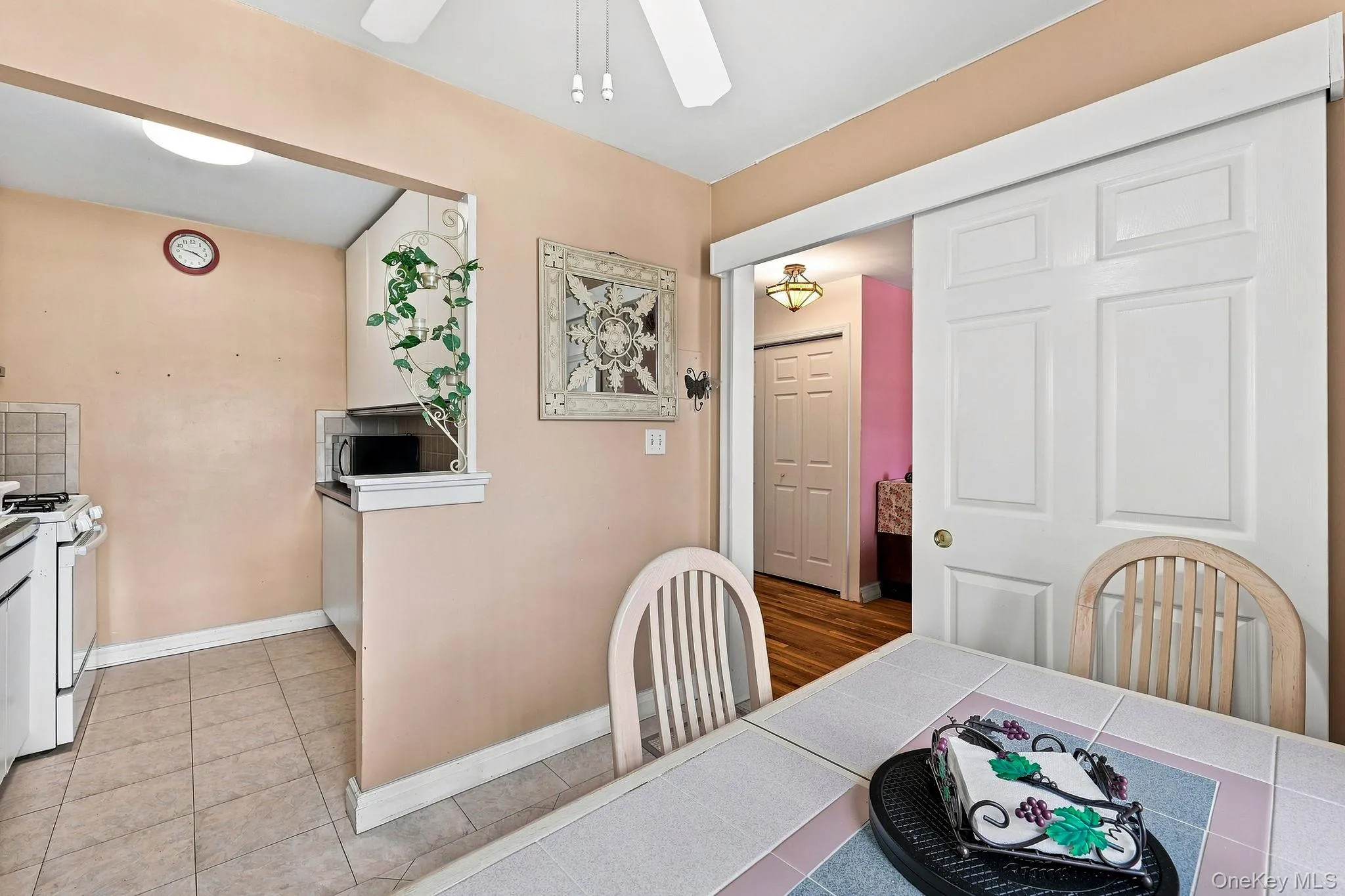 10 Franklin Avenue, White Plains, NY, 1 Bedroom Bedrooms, 3 Rooms Rooms,1 BathroomBathrooms,Residential,For Rent,Franklin,0,1035588 10 Franklin Avenue, White Plains, NY, 1 Bedroom Bedrooms, 3 Rooms Rooms,1 BathroomBathrooms,Residential,For Rent,Franklin,0,1035588