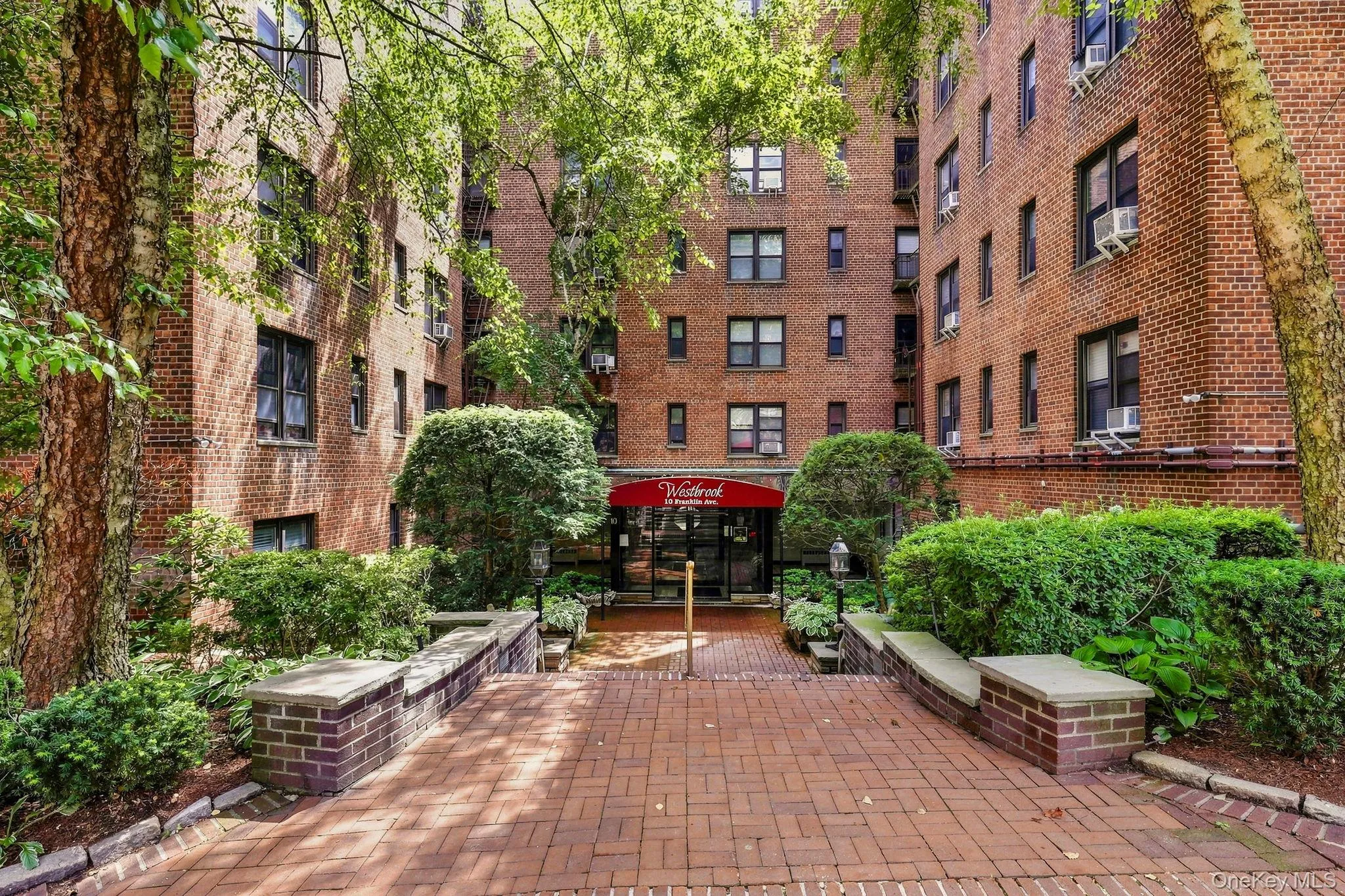 10 Franklin Avenue, White Plains, NY, 1 Bedroom Bedrooms, 3 Rooms Rooms,1 BathroomBathrooms,Residential,For Rent,Franklin,0,1035588 10 Franklin Avenue, White Plains, NY, 1 Bedroom Bedrooms, 3 Rooms Rooms,1 BathroomBathrooms,Residential,For Rent,Franklin,0,1035588