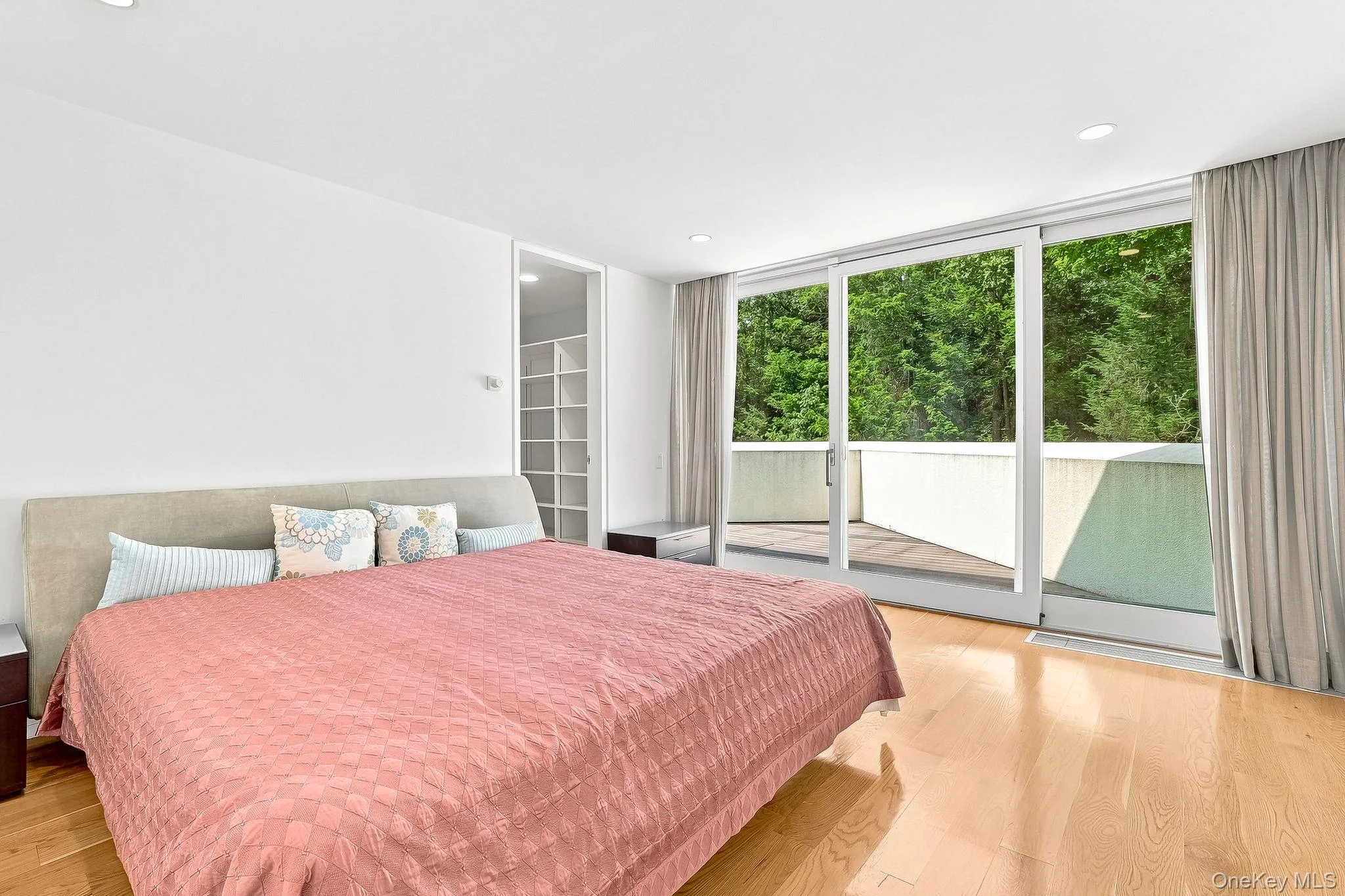 Second Bedroom with sliding doors to outside deck Second Bedroom with sliding doors to outside deck