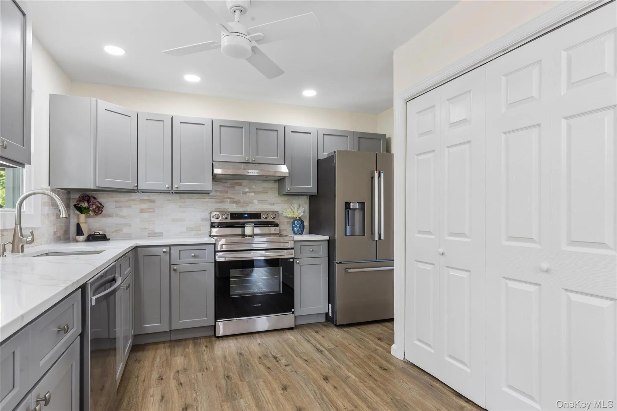 91 Circle Drive, Brookhaven, NY, 3 Bedrooms Bedrooms, 7 Rooms Rooms,1 BathroomBathrooms,Residential,For Rent,Circle,0,1035597 91 Circle Drive, Brookhaven, NY, 3 Bedrooms Bedrooms, 7 Rooms Rooms,1 BathroomBathrooms,Residential,For Rent,Circle,0,1035597