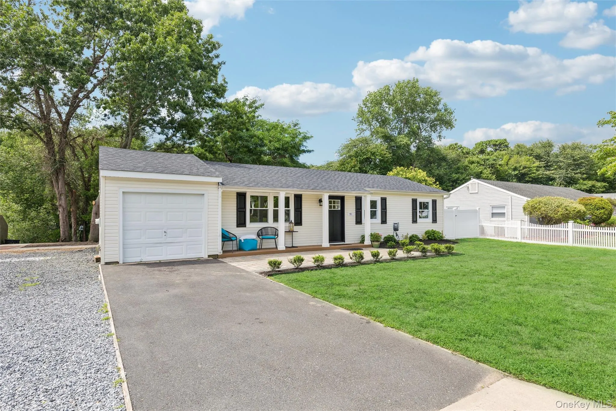 91 Circle Drive, Brookhaven, NY, 3 Bedrooms Bedrooms, 7 Rooms Rooms,1 BathroomBathrooms,Residential,For Rent,Circle,0,1035597 91 Circle Drive, Brookhaven, NY, 3 Bedrooms Bedrooms, 7 Rooms Rooms,1 BathroomBathrooms,Residential,For Rent,Circle,0,1035597
