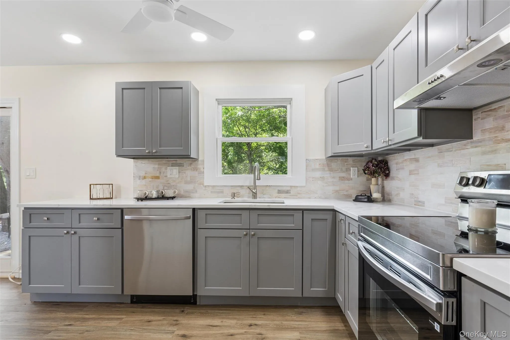 91 Circle Drive, Brookhaven, NY, 3 Bedrooms Bedrooms, 7 Rooms Rooms,1 BathroomBathrooms,Residential,For Rent,Circle,0,1035597 91 Circle Drive, Brookhaven, NY, 3 Bedrooms Bedrooms, 7 Rooms Rooms,1 BathroomBathrooms,Residential,For Rent,Circle,0,1035597