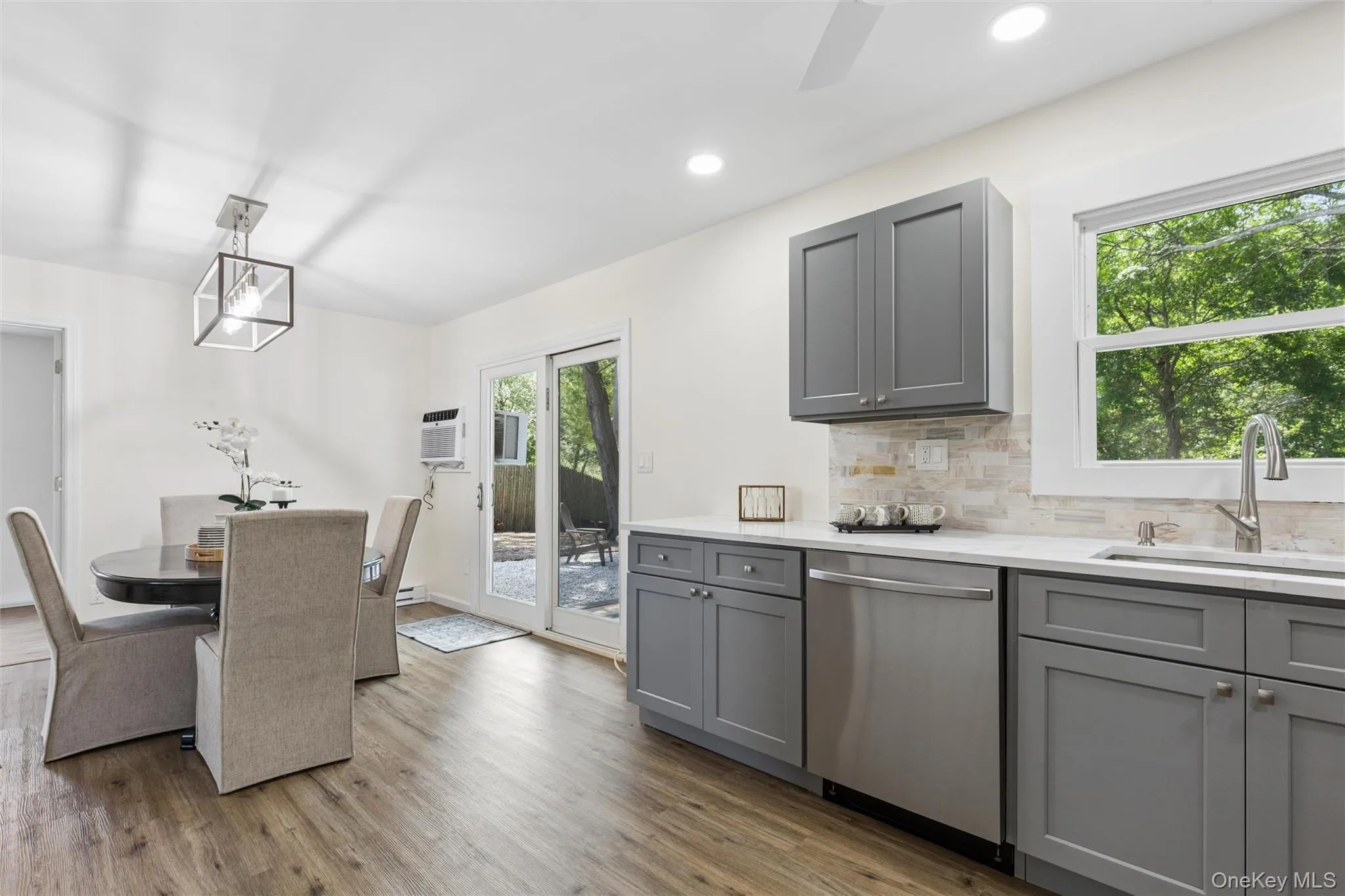 91 Circle Drive, Brookhaven, NY, 3 Bedrooms Bedrooms, 7 Rooms Rooms,1 BathroomBathrooms,Residential,For Rent,Circle,0,1035597 91 Circle Drive, Brookhaven, NY, 3 Bedrooms Bedrooms, 7 Rooms Rooms,1 BathroomBathrooms,Residential,For Rent,Circle,0,1035597