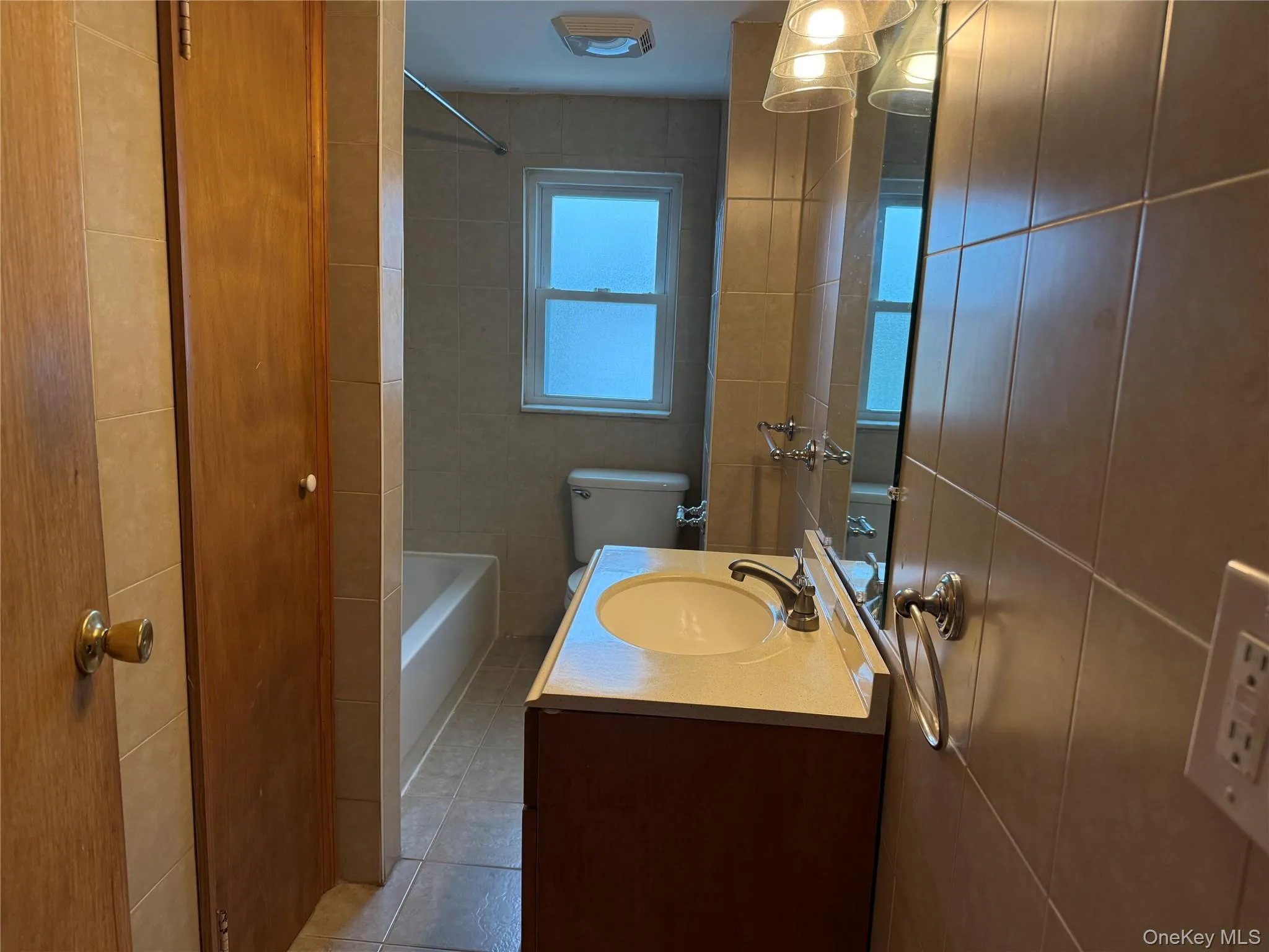 Full Bathroom Full Bathroom