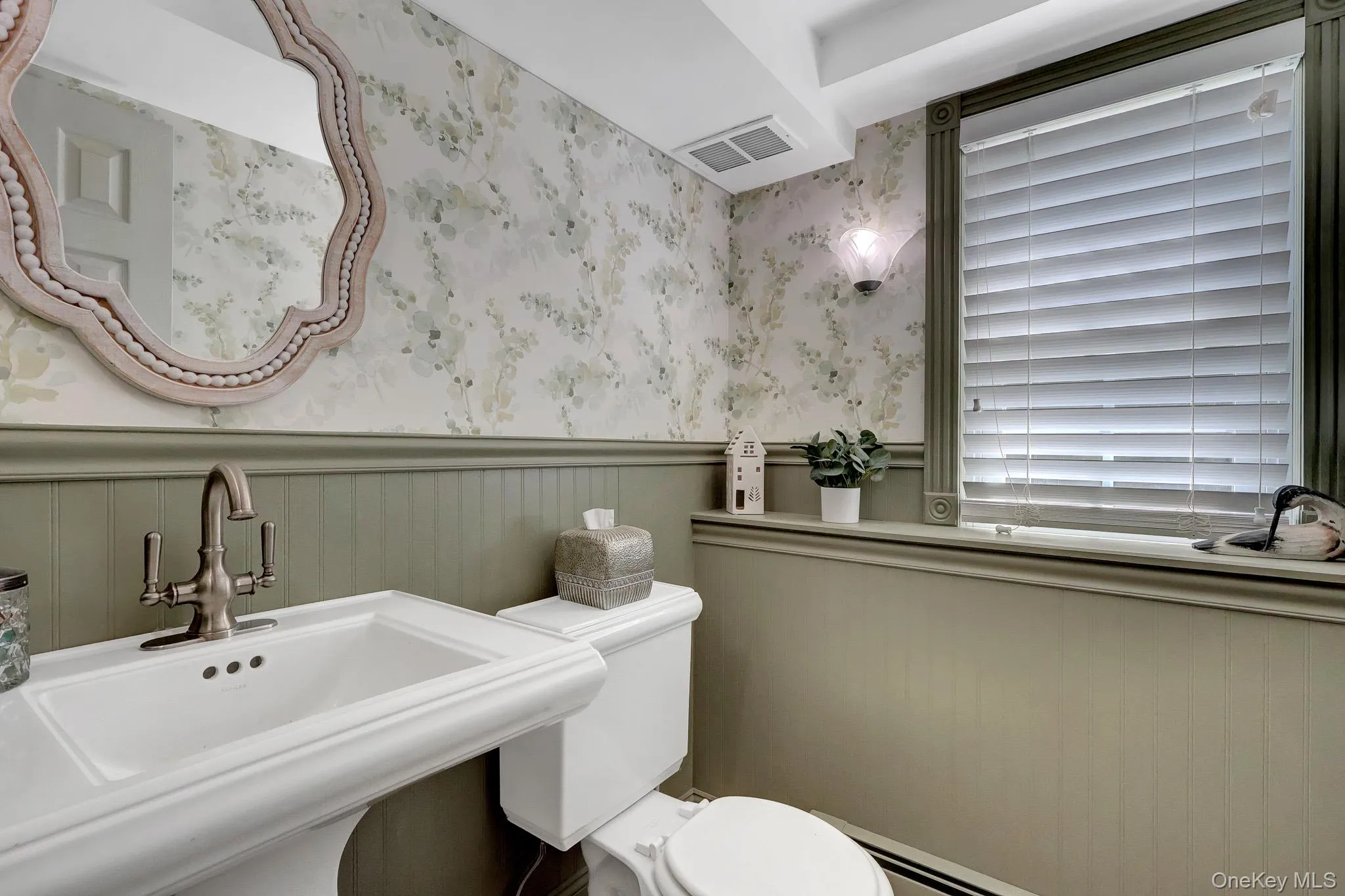 22 Larkspur Drive, Islip, NY, 5 Bedrooms Bedrooms, 9 Rooms Rooms,2 BathroomsBathrooms,Residential,For Rent,Larkspur,0,1035602 22 Larkspur Drive, Islip, NY, 5 Bedrooms Bedrooms, 9 Rooms Rooms,2 BathroomsBathrooms,Residential,For Rent,Larkspur,0,1035602