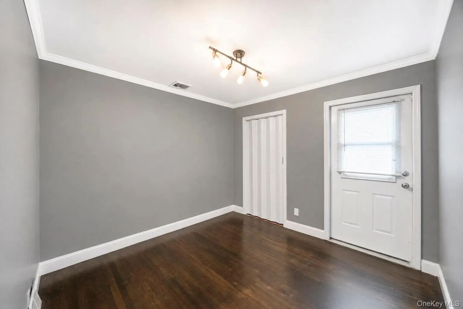 62 Wellesley Lane, Oyster Bay, NY, 4 Bedrooms Bedrooms, 8 Rooms Rooms,2 BathroomsBathrooms,Residential,For Rent,Wellesley,0,1035605 62 Wellesley Lane, Oyster Bay, NY, 4 Bedrooms Bedrooms, 8 Rooms Rooms,2 BathroomsBathrooms,Residential,For Rent,Wellesley,0,1035605