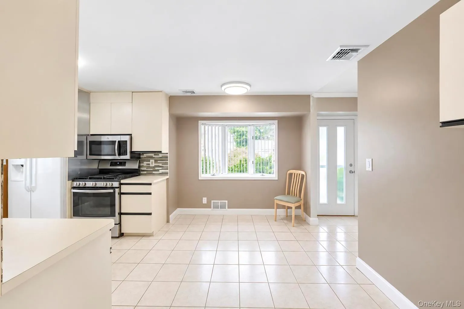 62 Wellesley Lane, Oyster Bay, NY, 4 Bedrooms Bedrooms, 8 Rooms Rooms,2 BathroomsBathrooms,Residential,For Rent,Wellesley,0,1035605 62 Wellesley Lane, Oyster Bay, NY, 4 Bedrooms Bedrooms, 8 Rooms Rooms,2 BathroomsBathrooms,Residential,For Rent,Wellesley,0,1035605