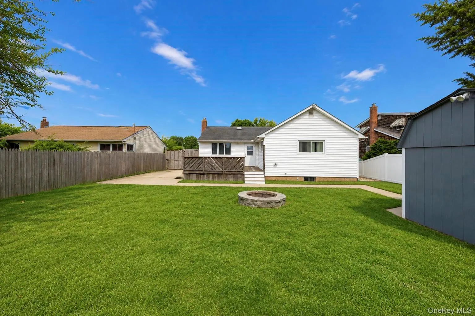 62 Wellesley Lane, Oyster Bay, NY, 4 Bedrooms Bedrooms, 8 Rooms Rooms,2 BathroomsBathrooms,Residential,For Rent,Wellesley,0,1035605 62 Wellesley Lane, Oyster Bay, NY, 4 Bedrooms Bedrooms, 8 Rooms Rooms,2 BathroomsBathrooms,Residential,For Rent,Wellesley,0,1035605
