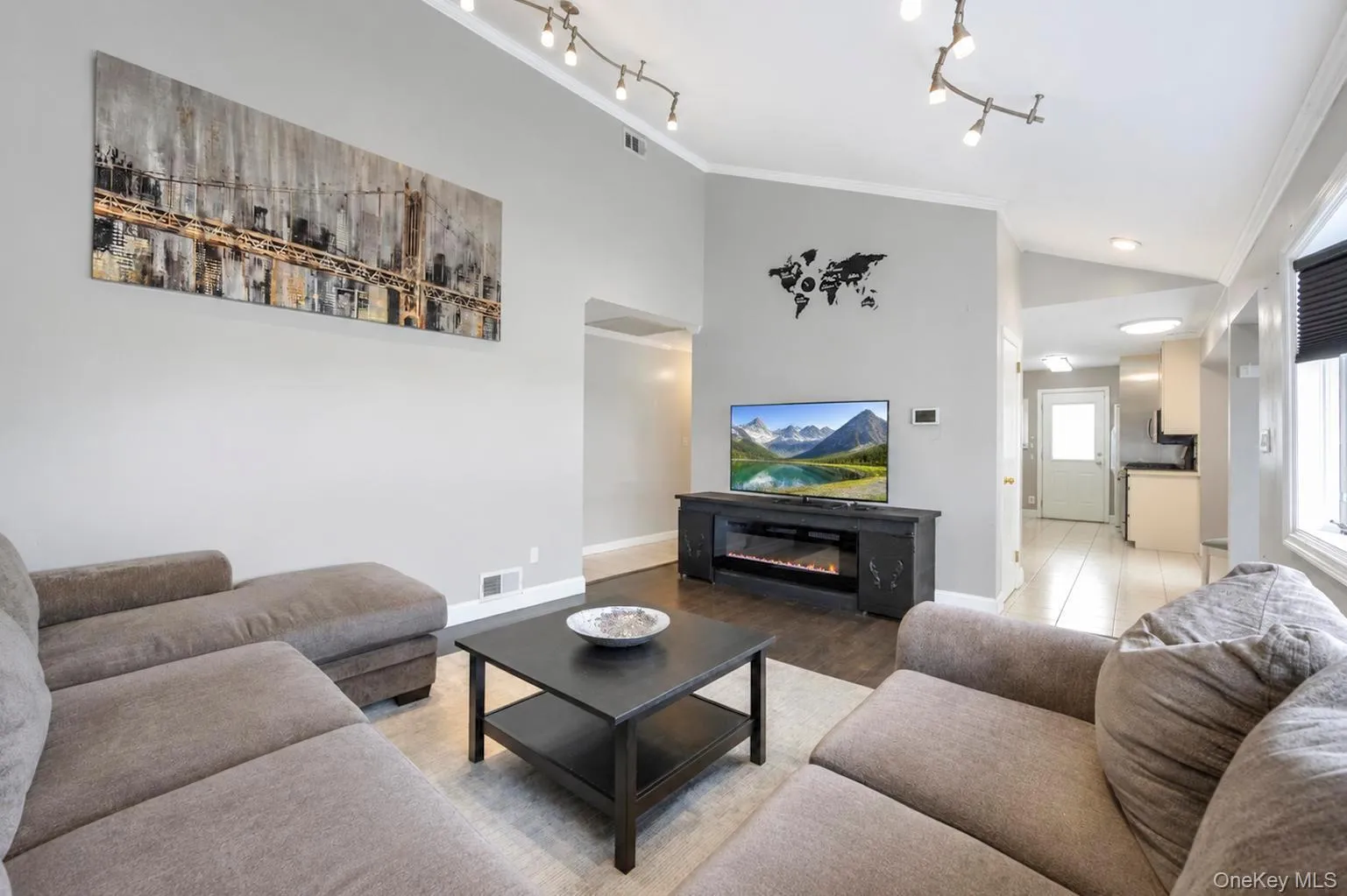 62 Wellesley Lane, Oyster Bay, NY, 4 Bedrooms Bedrooms, 8 Rooms Rooms,2 BathroomsBathrooms,Residential,For Rent,Wellesley,0,1035605 62 Wellesley Lane, Oyster Bay, NY, 4 Bedrooms Bedrooms, 8 Rooms Rooms,2 BathroomsBathrooms,Residential,For Rent,Wellesley,0,1035605