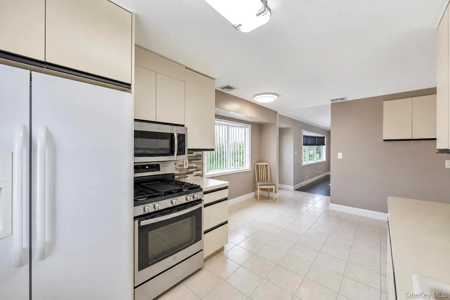 62 Wellesley Lane, Oyster Bay, NY, 4 Bedrooms Bedrooms, 8 Rooms Rooms,2 BathroomsBathrooms,Residential,For Rent,Wellesley,0,1035605 62 Wellesley Lane, Oyster Bay, NY, 4 Bedrooms Bedrooms, 8 Rooms Rooms,2 BathroomsBathrooms,Residential,For Rent,Wellesley,0,1035605