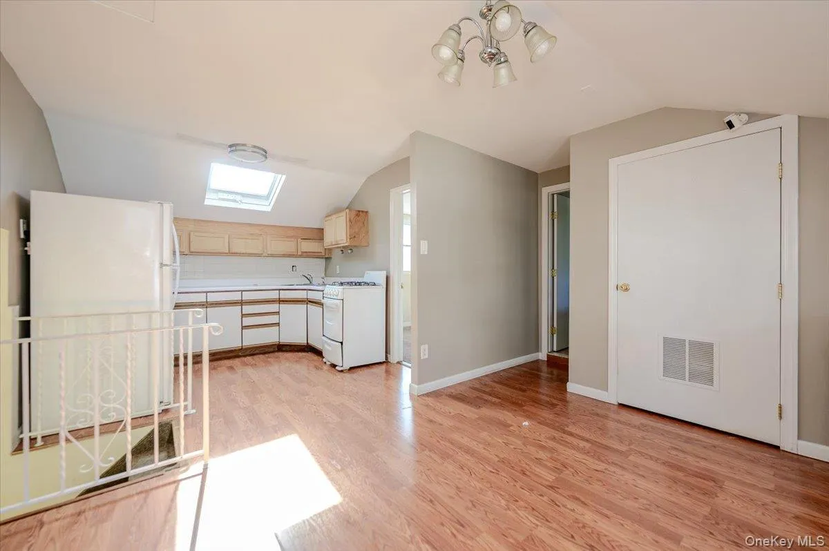 13 Truxton Road, Hempstead, NY, 3 Bedrooms Bedrooms, 5 Rooms Rooms,1 BathroomBathrooms,Residential Lease,For Rent,Truxton,0,1035612 13 Truxton Road, Hempstead, NY, 3 Bedrooms Bedrooms, 5 Rooms Rooms,1 BathroomBathrooms,Residential Lease,For Rent,Truxton,0,1035612