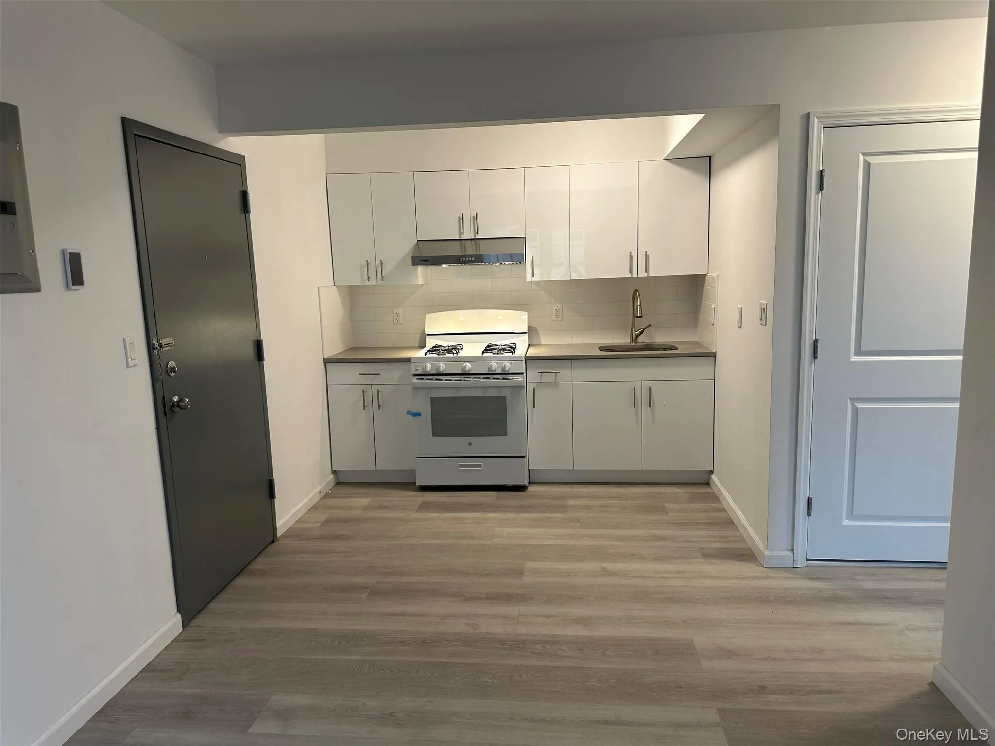 6-05 129st Street, New York, NY, 3 Bedrooms Bedrooms, 5 Rooms Rooms,1 BathroomBathrooms,Residential Lease,For Rent,129st,0,1035616 6-05 129st Street, New York, NY, 3 Bedrooms Bedrooms, 5 Rooms Rooms,1 BathroomBathrooms,Residential Lease,For Rent,129st,0,1035616