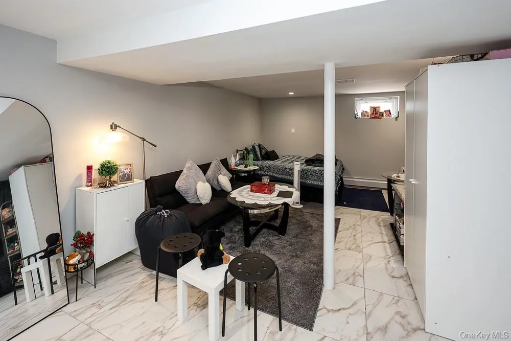 42 Celler Avenue, North Hempstead, NY, 4 Bedrooms Bedrooms, 8 Rooms Rooms,4 BathroomsBathrooms,Residential,For Rent,Celler,0,1035629 42 Celler Avenue, North Hempstead, NY, 4 Bedrooms Bedrooms, 8 Rooms Rooms,4 BathroomsBathrooms,Residential,For Rent,Celler,0,1035629