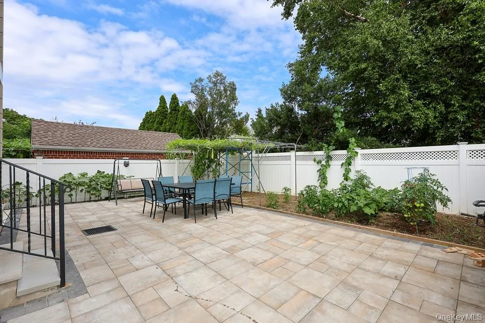 42 Celler Avenue, North Hempstead, NY, 4 Bedrooms Bedrooms, 8 Rooms Rooms,4 BathroomsBathrooms,Residential,For Rent,Celler,0,1035629 42 Celler Avenue, North Hempstead, NY, 4 Bedrooms Bedrooms, 8 Rooms Rooms,4 BathroomsBathrooms,Residential,For Rent,Celler,0,1035629