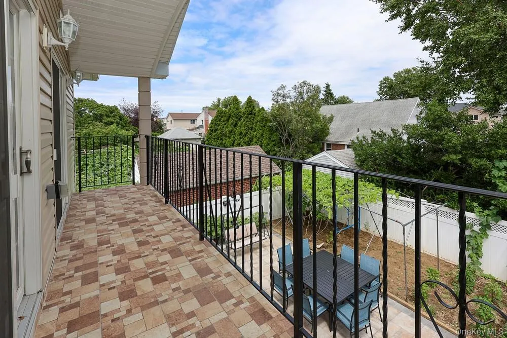 42 Celler Avenue, North Hempstead, NY, 4 Bedrooms Bedrooms, 8 Rooms Rooms,4 BathroomsBathrooms,Residential,For Rent,Celler,0,1035629 42 Celler Avenue, North Hempstead, NY, 4 Bedrooms Bedrooms, 8 Rooms Rooms,4 BathroomsBathrooms,Residential,For Rent,Celler,0,1035629
